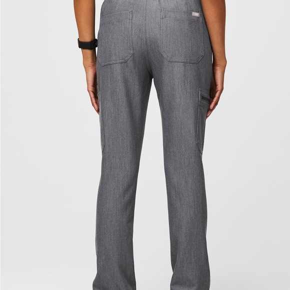 FIGS Yola Skinny Scrub pants. Size Small. Color Graphite - Picture 9 of 14